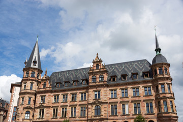 Fototapeta na wymiar Das Neue Rathaus in Wiesbaden, Hessen