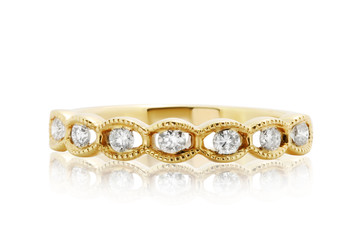 sortija anillo argolla en oro amarillo con diamantes  Ring ring in yellow gold with diamonds 