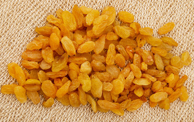 yellow raisins