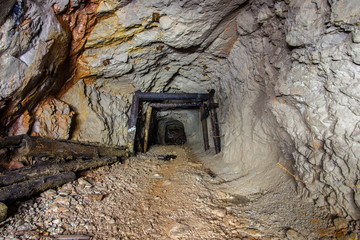 Fototapeta na wymiar Undreground abandodned mine tunnel shaft