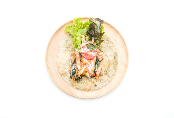 wrap salad roll with chicken and spinach
