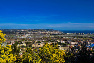 Fototapeta na wymiar Baie de Cannes vue des hauteur de Mandelieu.
