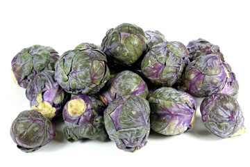 Fototapeta na wymiar purple Brussels sprout isolated on white background