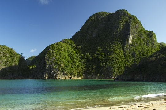 Gota beach and limestone cliffs, Camarines Sur, Caramoan National Park, Bicol Province, southeast Luzon, Philippines