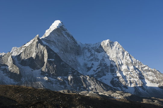 Ama Dablam 6812m, Solu Khumbu Everest Region, Sagarmatha National Park, Himalayas, Nepal