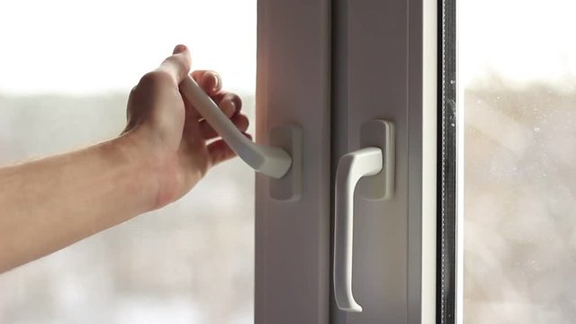 Somebody closes a window