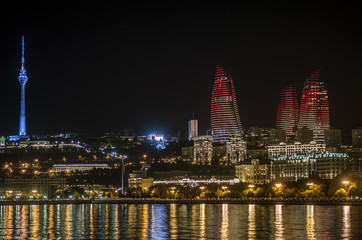 Obraz premium Evening view of the tower of Flame Towers, Baku, Azerbaijan