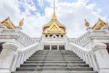 Fototapeta premium Wat Traimit Temple in Bangkok.
