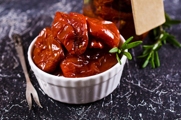 Homemade dried tomatoes