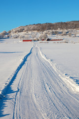 Obraz premium Snowy winter road