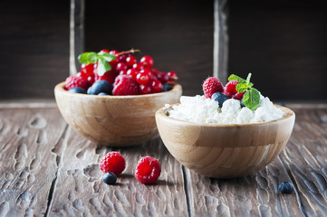 Russian cottage cheese with berry and mint