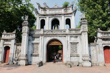 Fototapeta na wymiar Literaturtempel, der Van Mieu, im Zentrum von Hanoai