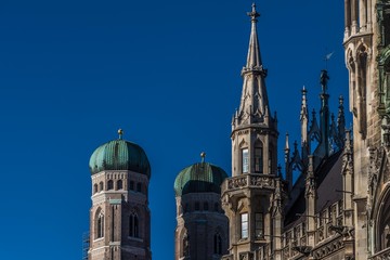 Fototapeta premium Frauenkirche und Rathaus München
