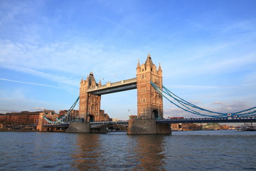 Fototapeta na wymiar Tower Bridge - London - UK