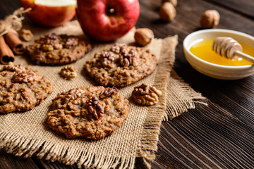 Obraz na płótnie Canvas Apple cookies with walnut, honey, oatmeal and cinnamon