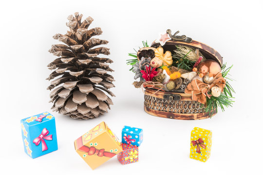 Christmas decoration coffer, pincone and gift boxes