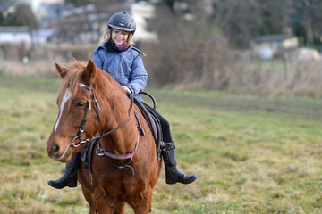 M&auml;dchen mit Perd