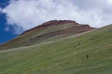 Obraz premium Mountain Pass Hikers