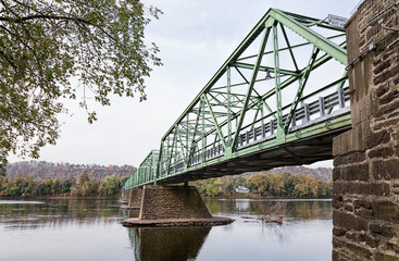 Uhlerstown-Frenchtown Bridge over the Delaware River Connecting - obrazy, fototapety, plakaty