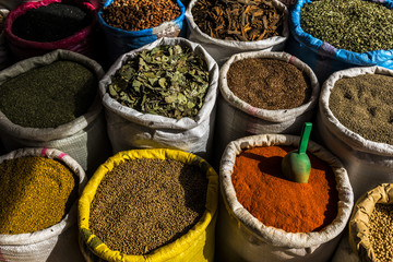 Tinghir, Tinerhir, Marokko, Souk, Markt, Gewuerze < english> Tinghir, Morocco, Market, spices