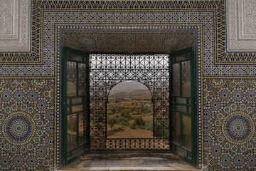 Telouet, Marokko, Kasbah, Fenster mit Mosaikarbeiten