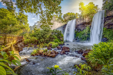 Obraz premium wodospad w parku narodowym Iguazu, Argentyna