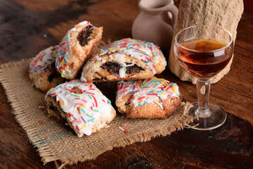 Buccellato Siciliano - traditional sweets with dried figs and nuts

