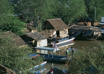 Naklejka premium Lake Tonle Sap 