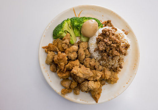 Taiwanese Style Braised Pork Rice And Popcorn Chicken