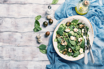 Green salad with spinach