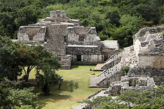 Oval Palace with the Twin Pyramids at the right, Mayan ruins, Ek Balam, Yucatan, Mexico