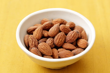 アーモンド　Almond