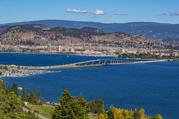 Obraz premium Okanagan Lake Bridge Kelowna BC Canada