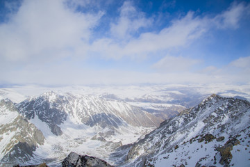 Obraz premium The majestic mountain peaks of the Eastern Sayan mountains.
