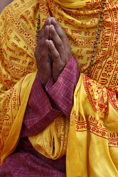 Hindu prayer in Parmath, Rishikesh, Uttarakhand