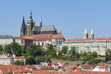 Obraz premium Panorama of Prague Castle and St. Vitus cathedral, Prague, Czech Republic. Unique view from a hot air balloon