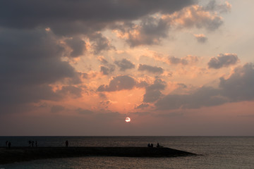 心を照らしてくれる夕陽