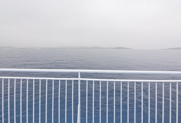 Obraz premium White railing and islands
