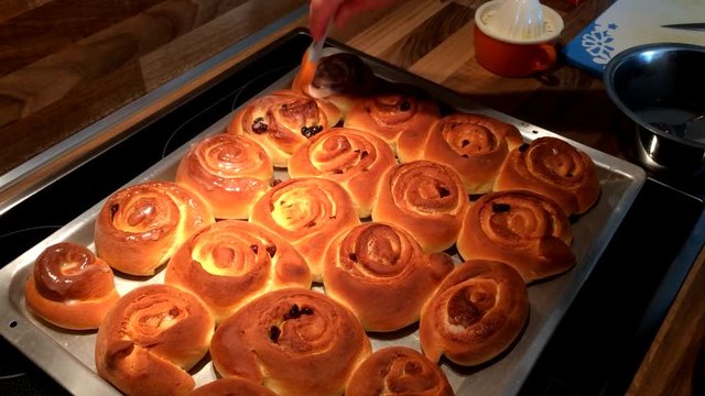Schneckennudeln mit Zuckerglasur