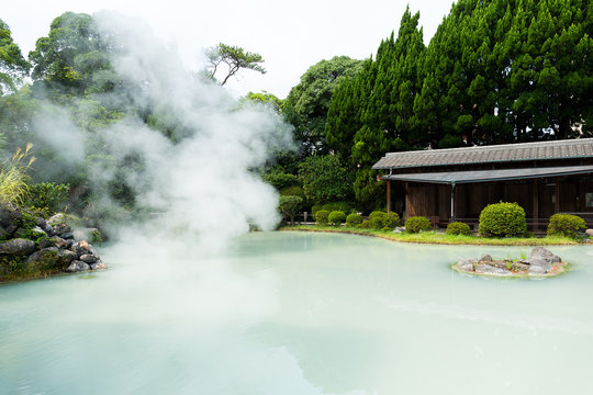 Shiraike Jigoku, hot springs in Japan