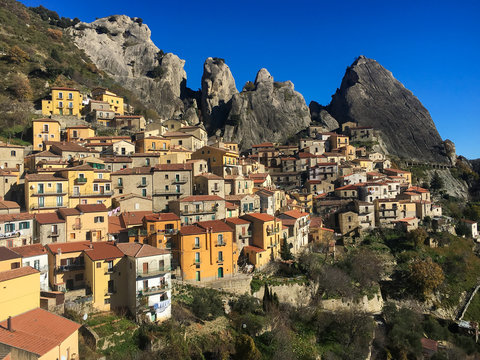 Castelmezzano, piccolo borgo di montagna in Basilicata