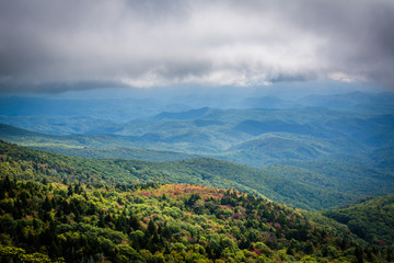 Obraz na płótnie Canvas Cloudy view of the Blue Ridge Mountains from Grandfather Mountai