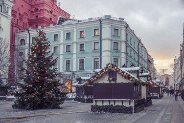 Москва. Подготовка к новогодним и рождественским...