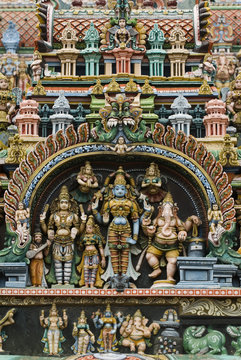 Detail of Hindu carvings, Sri Meenakshi Sundareshwara Temple, Madurai, Tamil Nadu