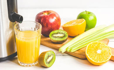 process preparation of fresh juice in juicer
