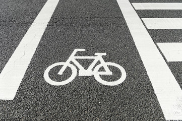 自転車専用道路　交差点