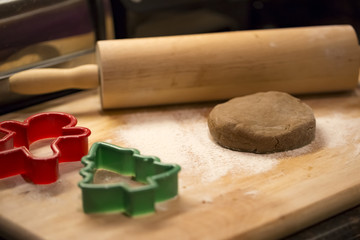 Making Christmas gingerbread cookies