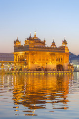 Naklejka premium Golden Temple (Harmandir Sahib) in Amritsar, Punjab, India