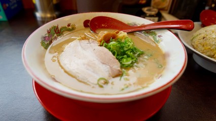 豚骨ラーメン