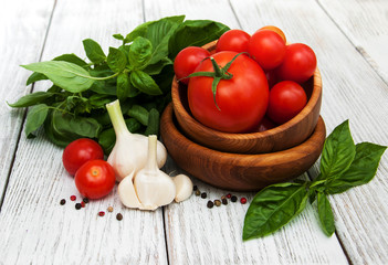 organic tomatoes and garlic